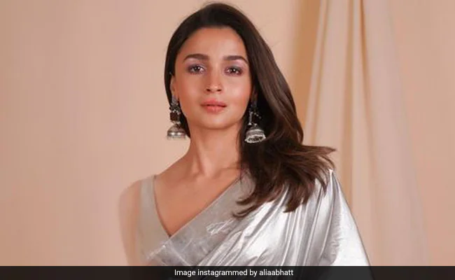 Alia Bhatt przywołuje raport, w którym twierdzi, że Ranbir Kapoor wybierze ją z Wielkiej Brytanii: Nie zostałam wydalona