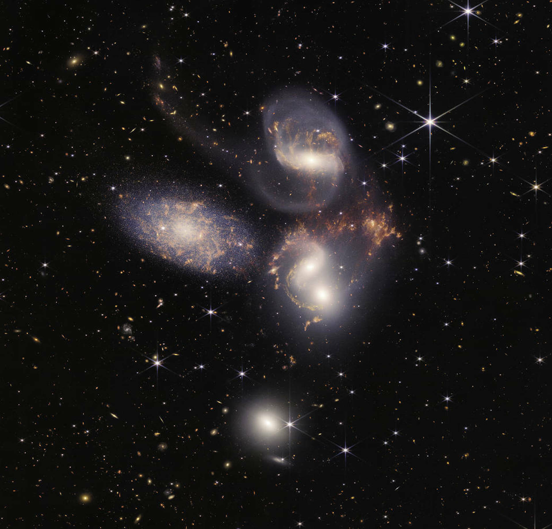 Grupa galaktyk sfotografowanych blisko siebie przez Teleskop Jamesa Webba.