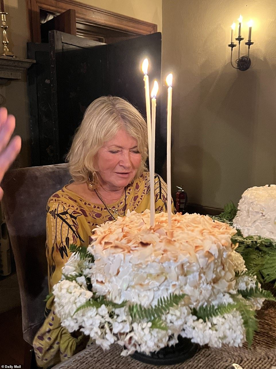 Tak pyszne: jej pyszne ciasto pojawiło się na trzech białych świecach