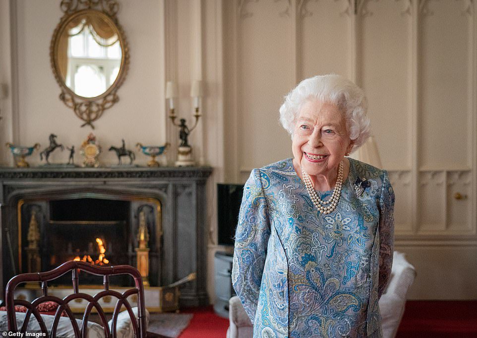 Królowa uczestniczy w spotkaniu z prezydentem Szwajcarii w zamku Windsor 28 kwietnia