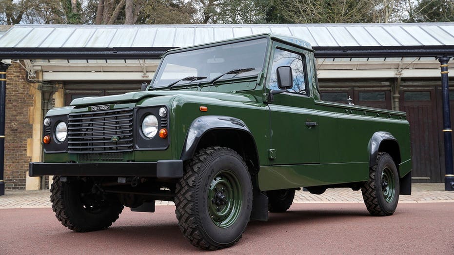 AA zielony Land Rover zaprojektowany przez księcia Filipa
