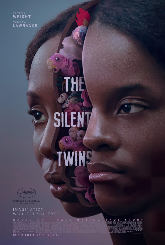 Plakat do filmu The Silent Twins z Tamarą Lawrence (po lewej) i Letitią Wright.  Film opowiada prawdziwą historię bliźniaczych skrzyżowanych gwiazd, Johna i Jennifer Gibbons. 