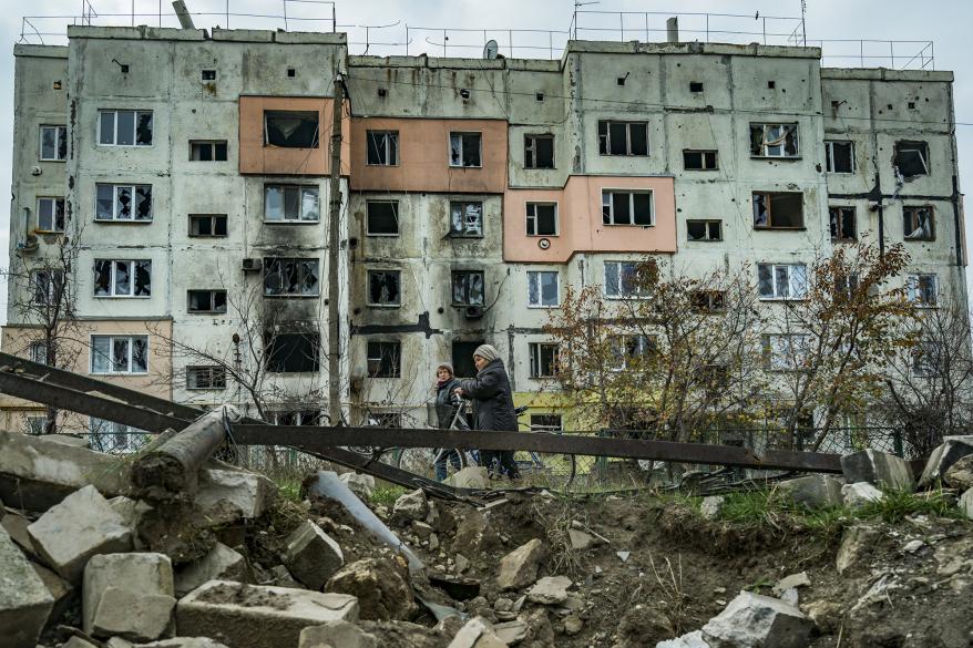 Budynek został zniszczony po bitwie wojsk ukraińskich i rosyjskich w Archangielsku.