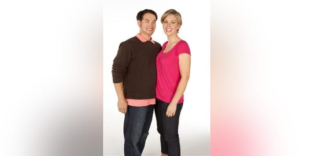 John i Kate Gosselin zaczęli biegać "John & amp;  Pakiet Plus 8" w 2007 roku. Po rozwodzie pary w 2009 roku zmieniono nazwę programu "Pakiet Plus 8" w 2010 roku. Rodzina wyemitowała kilka odcinków specjalnych w TLC. 